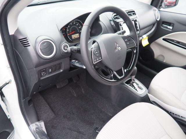 Mitsubishi Mirage G4 2017 photo 11